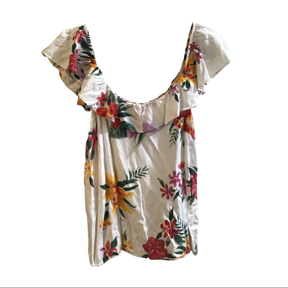 Floral boat neck style sleeveless blouse